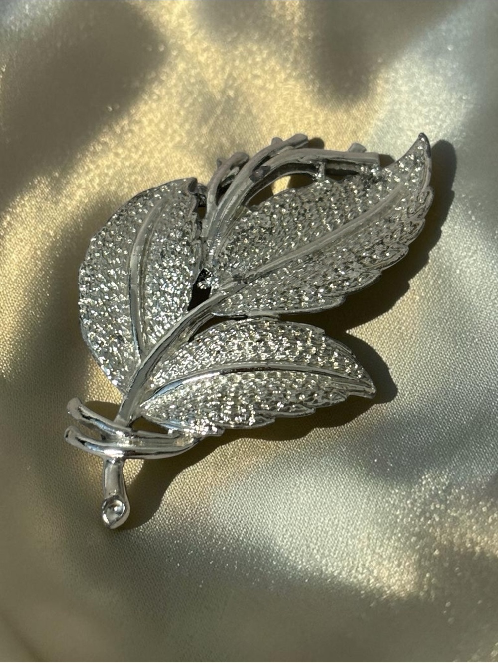 Vintage Textured Silver-Tone Leaf Brooch 2-3/8”